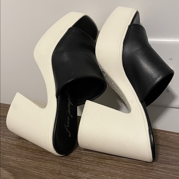 Free People Zoe Platform Slide Sandal Size 6 BlackCream Chunky Boho Romance Edgy - Picture 10 of 10